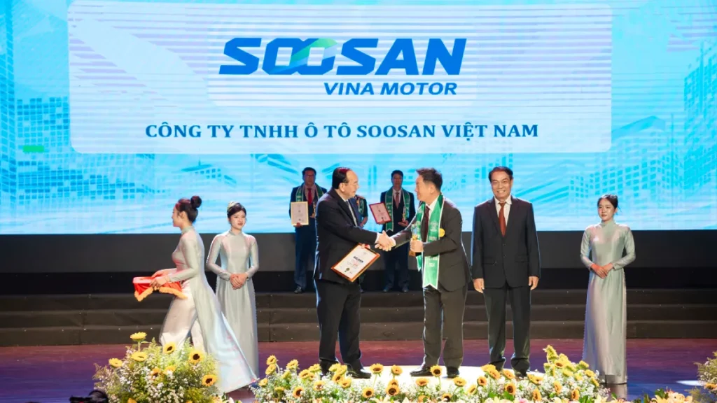 soosan vina nhận cup vàng thương hiệu 2024