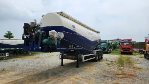 Bồn chở xi măng rời 50m3 mầu trắng/xanh